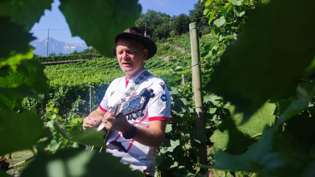 Interview with Xavier Seyfried, APCAV member, originally from Marseille, musician, singer, winemaker and lover of Valais